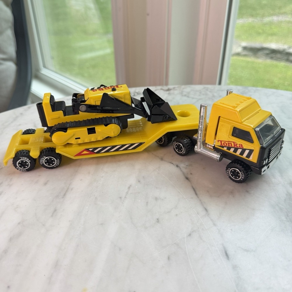Vtg‎ 1981 Mini Tonka Yellow Semi Truck Lowboy Trailer & Crawler Bulldozer Set